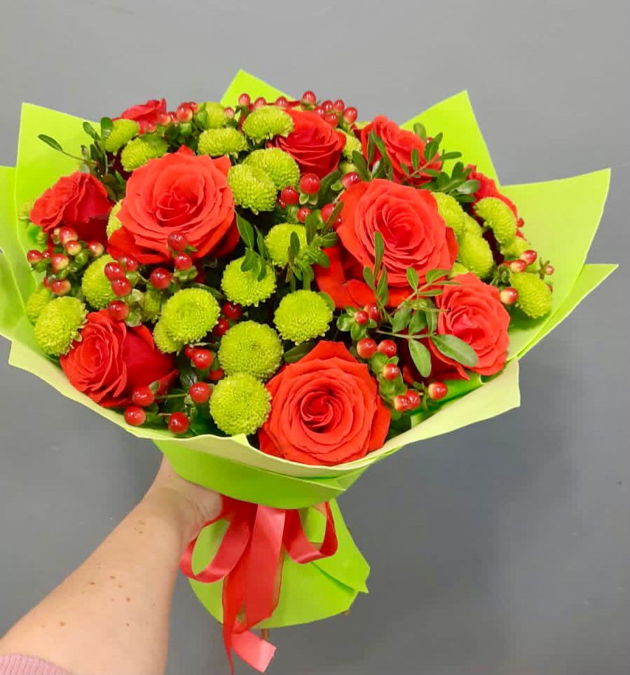 Букет цветов из: Хризантемы и Розы в Зуе