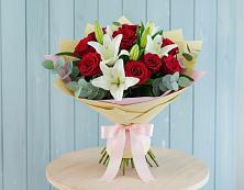 Букет цветов из:  Лилии и Розы #REPLACE_PRED# Зуе