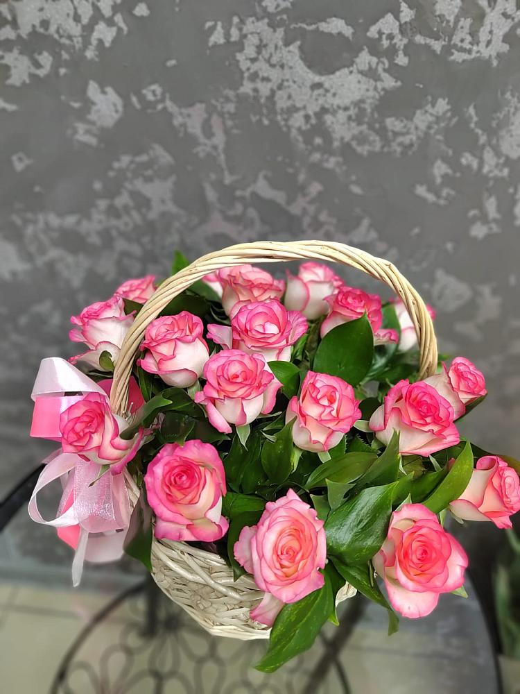 Цветочная композиция из Розы в корзине в Зуе