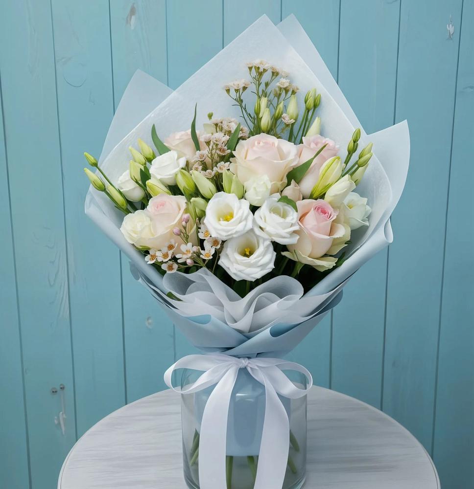 Букет цветов из: Розы и Лизиантусы в Зуе