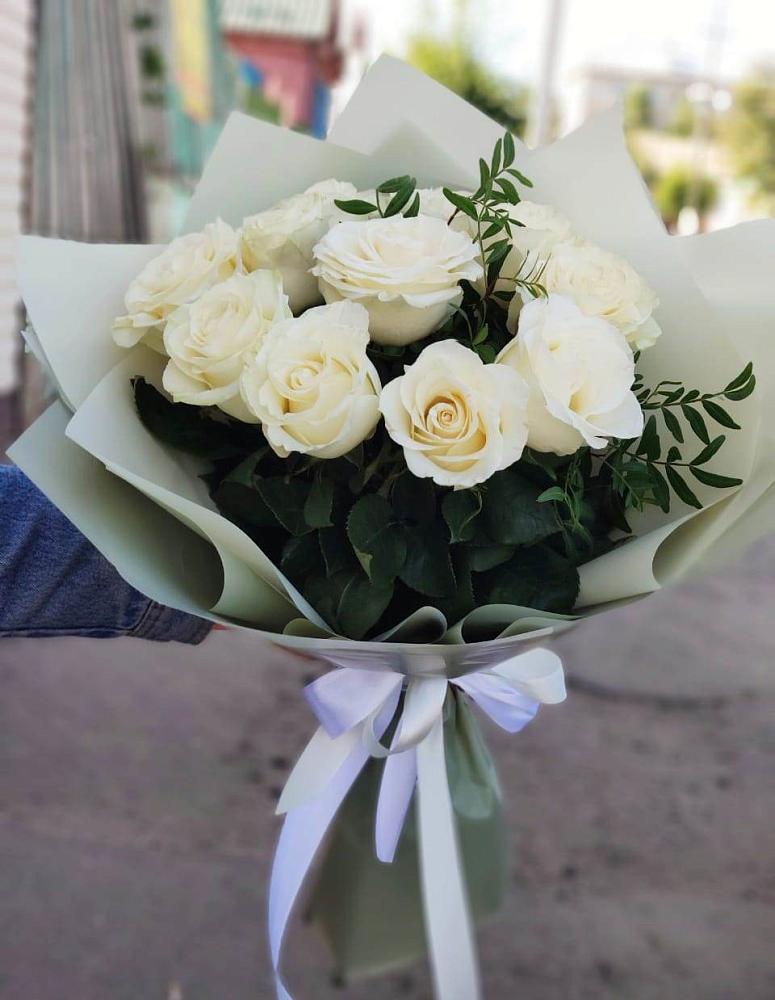 Букет Белые розы Проуд в Зуе