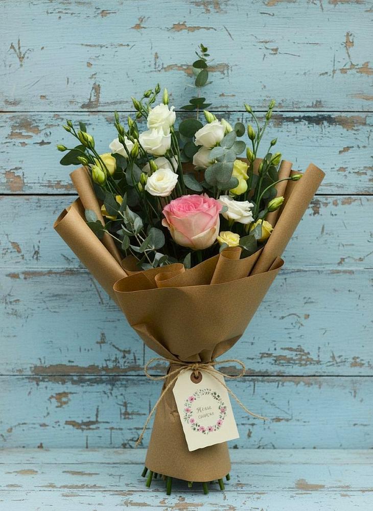 Букет цветов из: Розы и Лизиантусы в Зуе