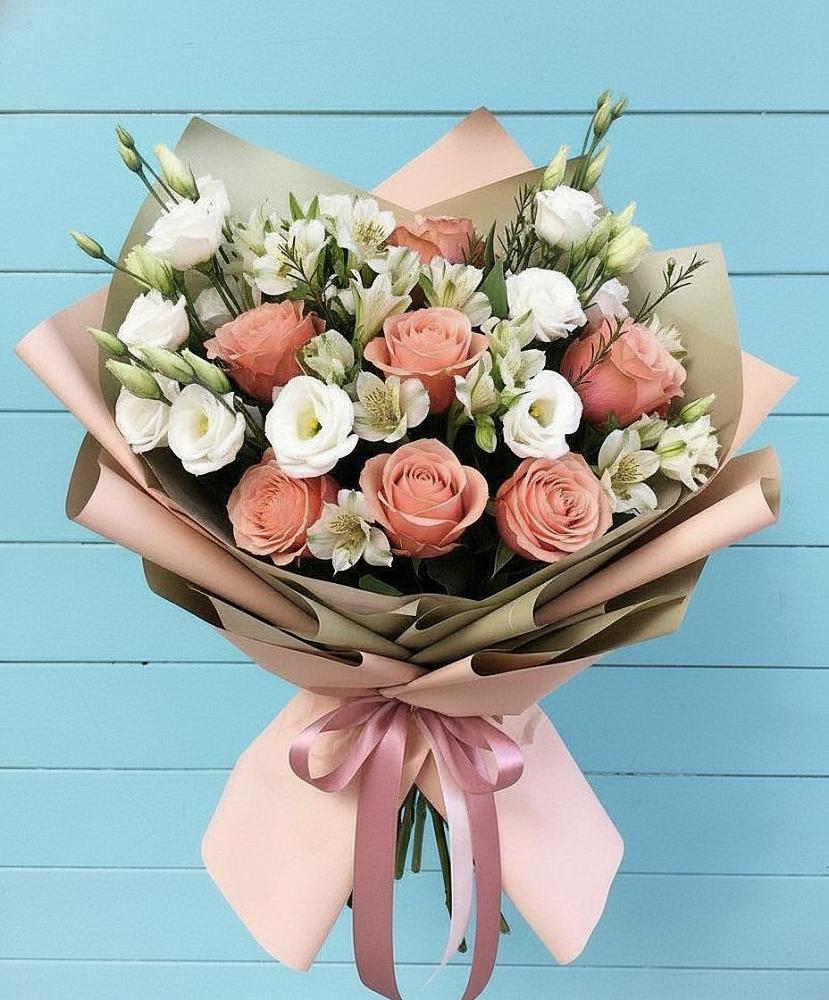 Букет цветов из: Розы, Альстромерии и Лизиантусы в Зуе