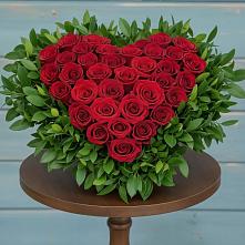 Цветочная композиция из Розы в виде сердца в Зуе