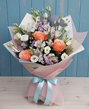 Букет цветов из:  Лизиантусы, Розы, Альстромерии и Гипсофила в Зуе