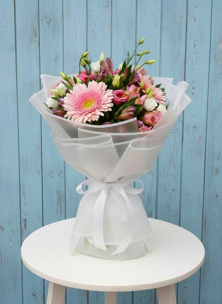 Букет цветов из: Герберы, Альстромерии и Лизиантусы в Зуе