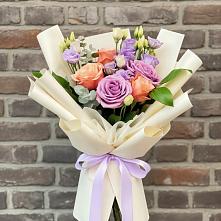 Букет цветов из:  Лизиантусы и Розы #REPLACE_PRED# Зуе