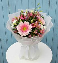 Букет цветов из:  Герберы, Альстромерии и Лизиантусы в Зуе