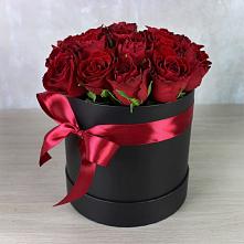Цветочная композиция из Розы в шляпной коробке в Зуе