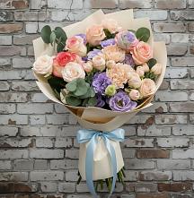 Букет цветов из:  Розы, Лизиантусы и Гвоздики #REPLACE_PRED# Зуе