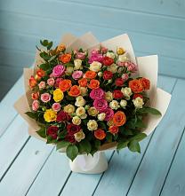 Букет Микс из разноцветных кустовых роз в Зуе